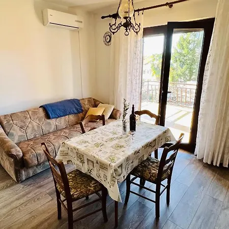 Sunny Retreat 말린스카